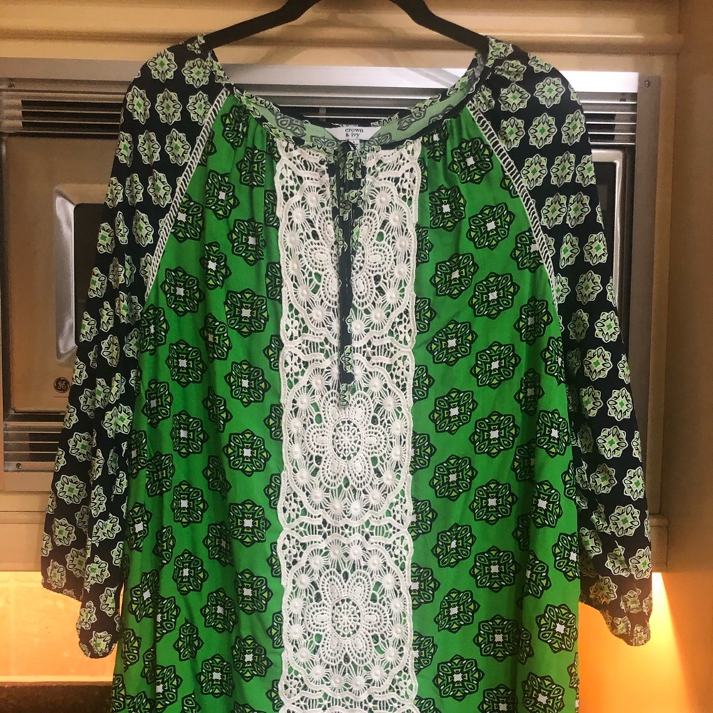 Crown & Ivy shirt